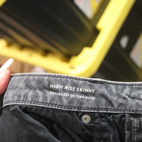 Universal Thread Black High Rise Skinny Jeans Sz 8 - Picture 6 of 13